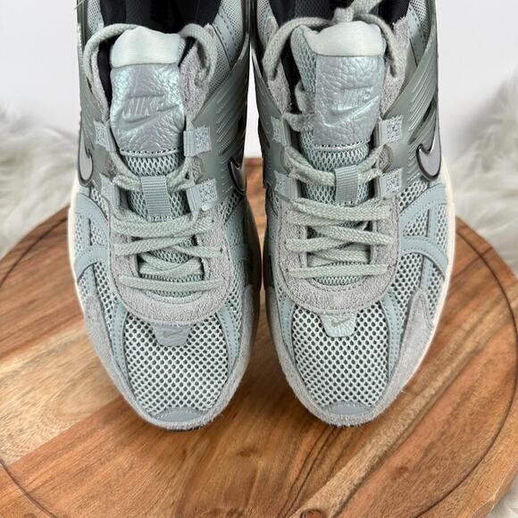 Nike V2K Run PRM Women's Size 10 Light Pumice Light Orewood FN6703-003‎ - Picture 5 of 8